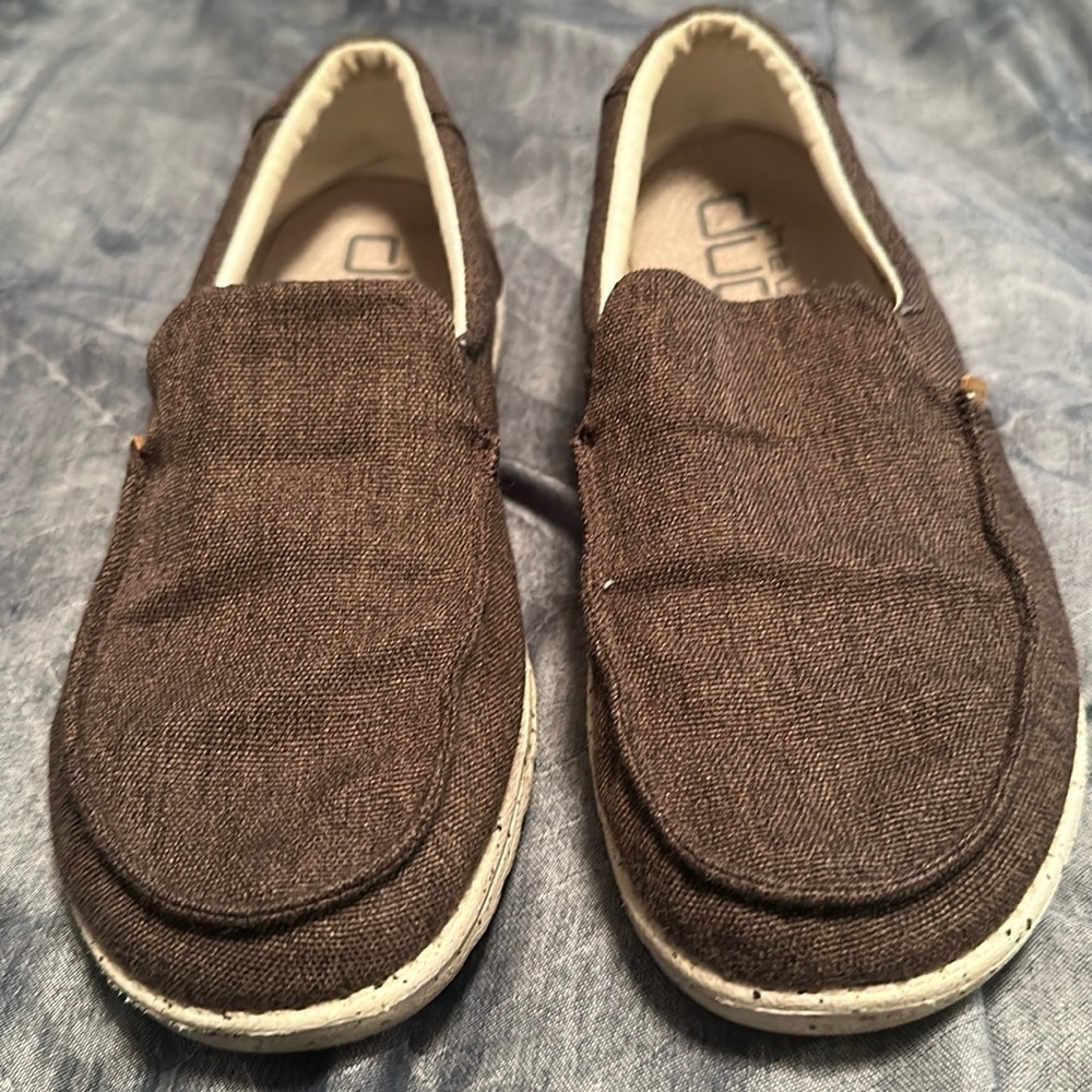 Pre-loved Hey Dudes good shape size 9
